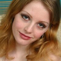Amateur ginger-haired girl sets her great body free